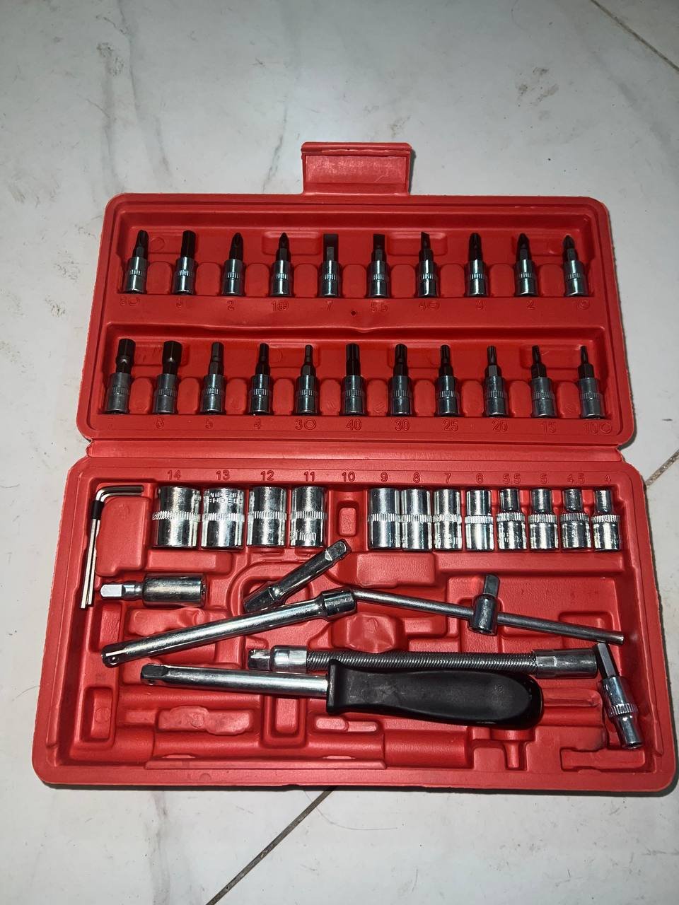 金边3号路全新六角扳手及套筒工具箱转让 $20
