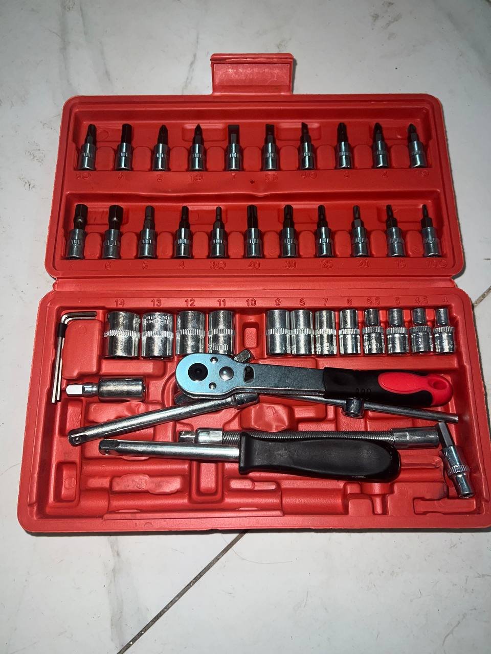 金边3号路全新六角扳手及套筒工具箱转让 $20