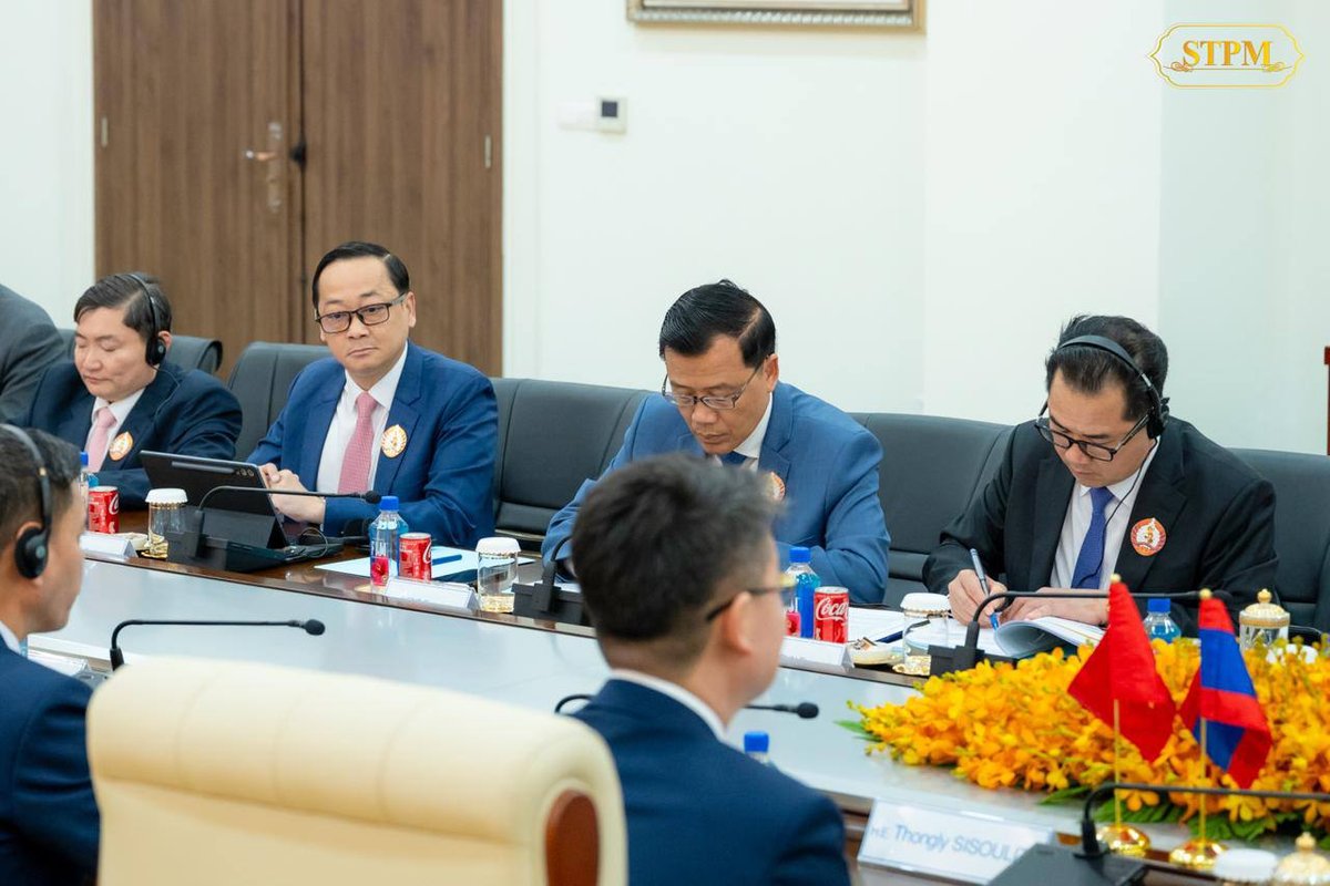 洪玛奈总理会见老挝青年代表团 探讨双边合作