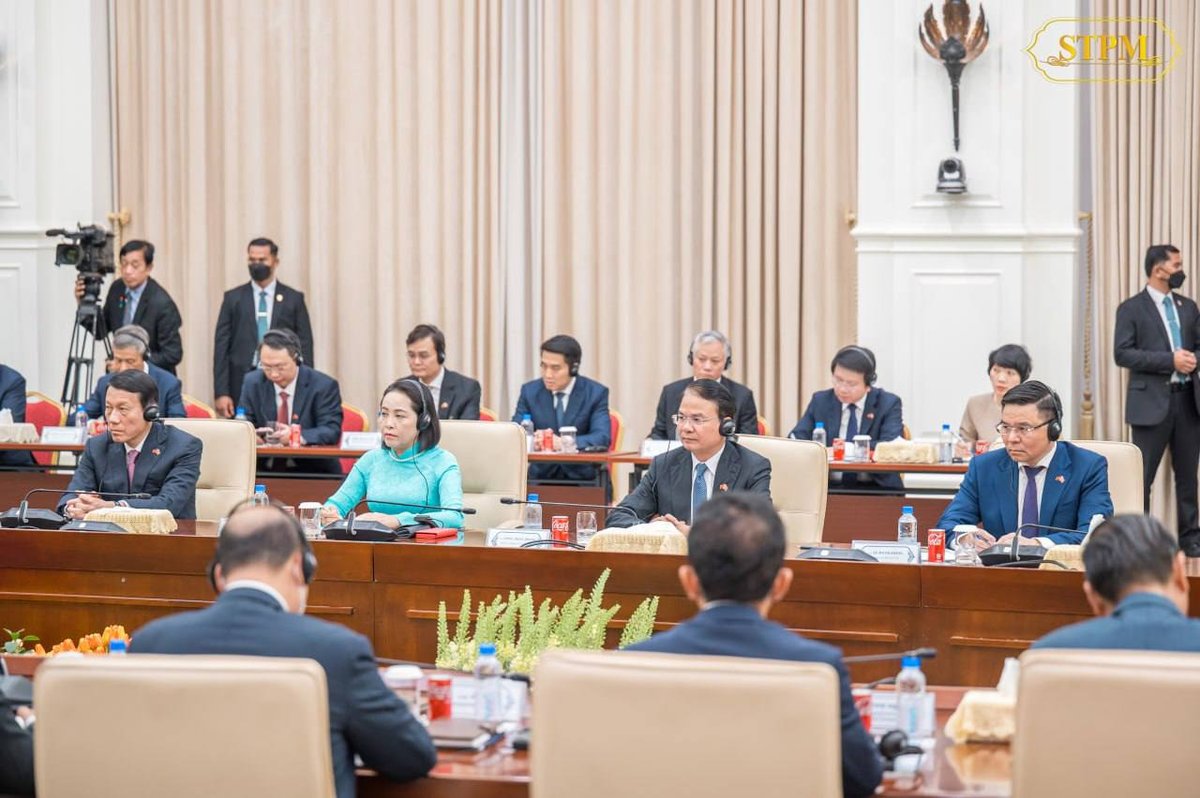 洪玛奈会见越南总理黎明兴 讨论双边合作事宜