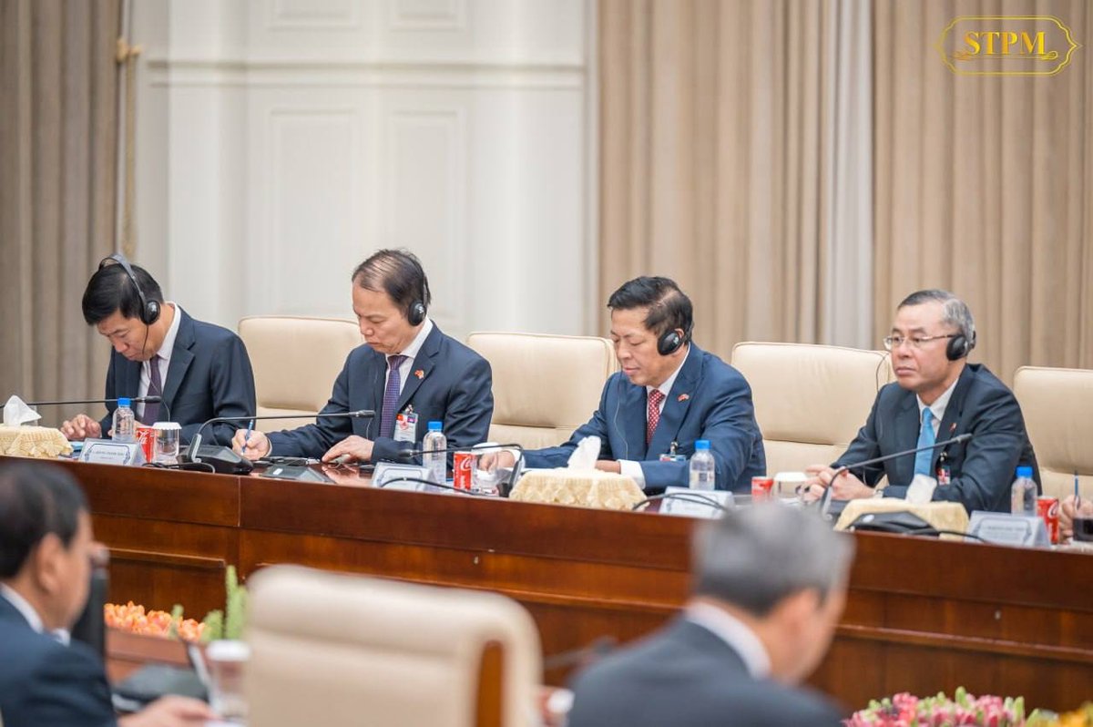 洪玛奈会见越南总理黎明兴 讨论双边合作事宜