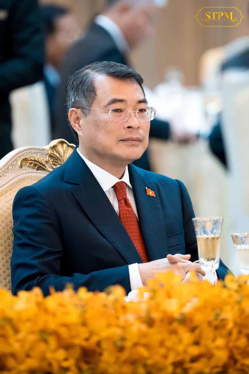 洪玛奈在和平大厦设宴招待越南总理 深化双边关系