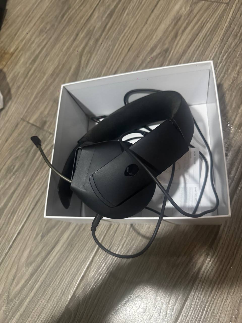 西港外星人游戏耳机转让 附赠躺椅仅售$25