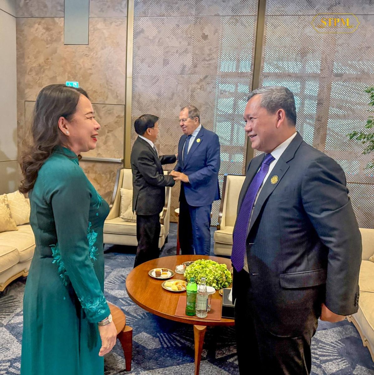 洪玛奈总理在阿塞拜疆出席第7届CICA峰会前夕,与越南副主席