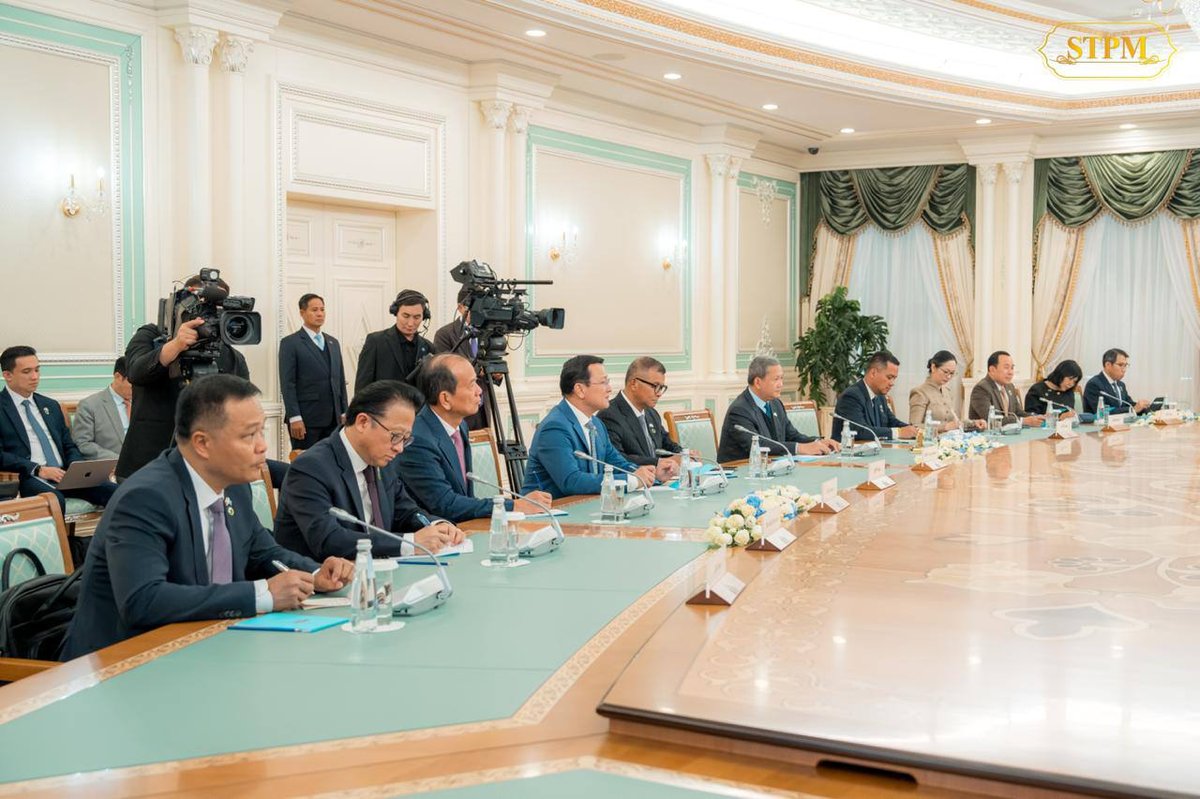 洪玛奈总理与哈萨克斯坦总统举行双边会谈