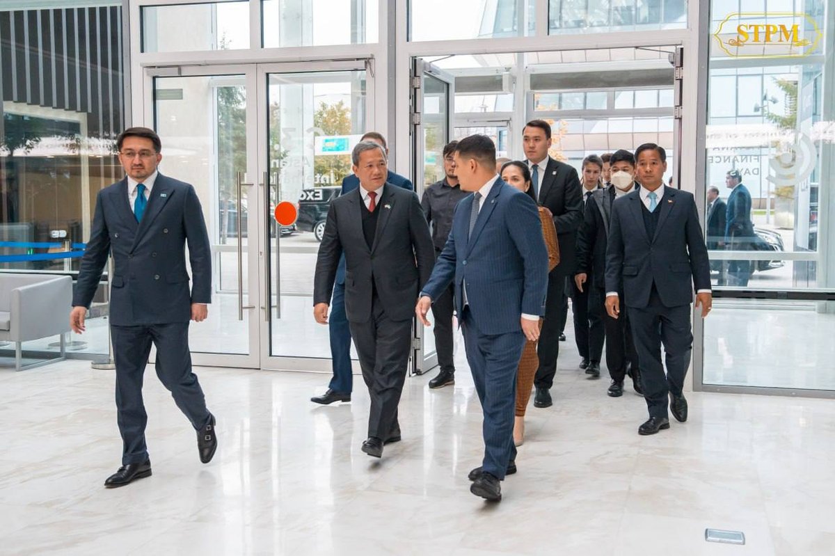 洪玛奈总理考察哈萨克斯坦阿斯塔纳国际金融中心