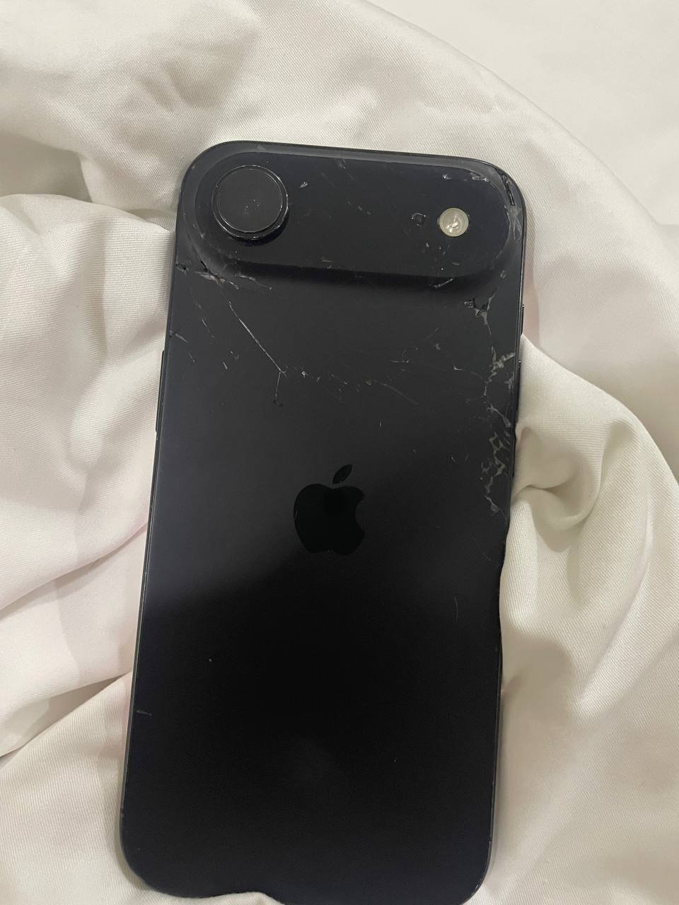 西港转让iPhone Air 瑕疵机售价$550