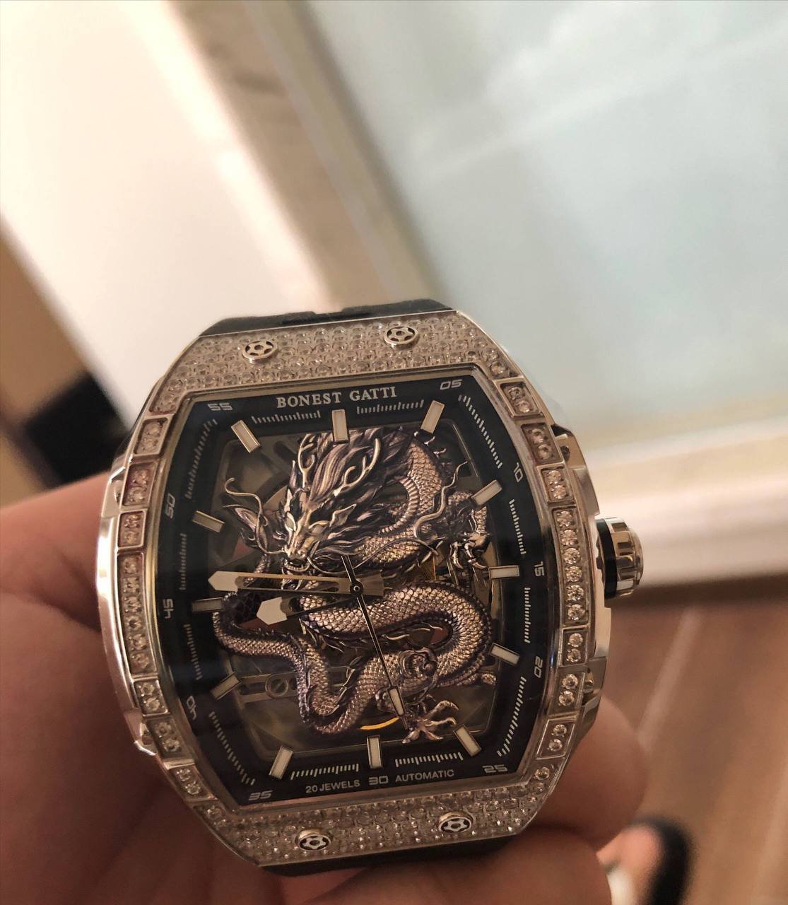 西港出售二手手表 成色近新仅售$200