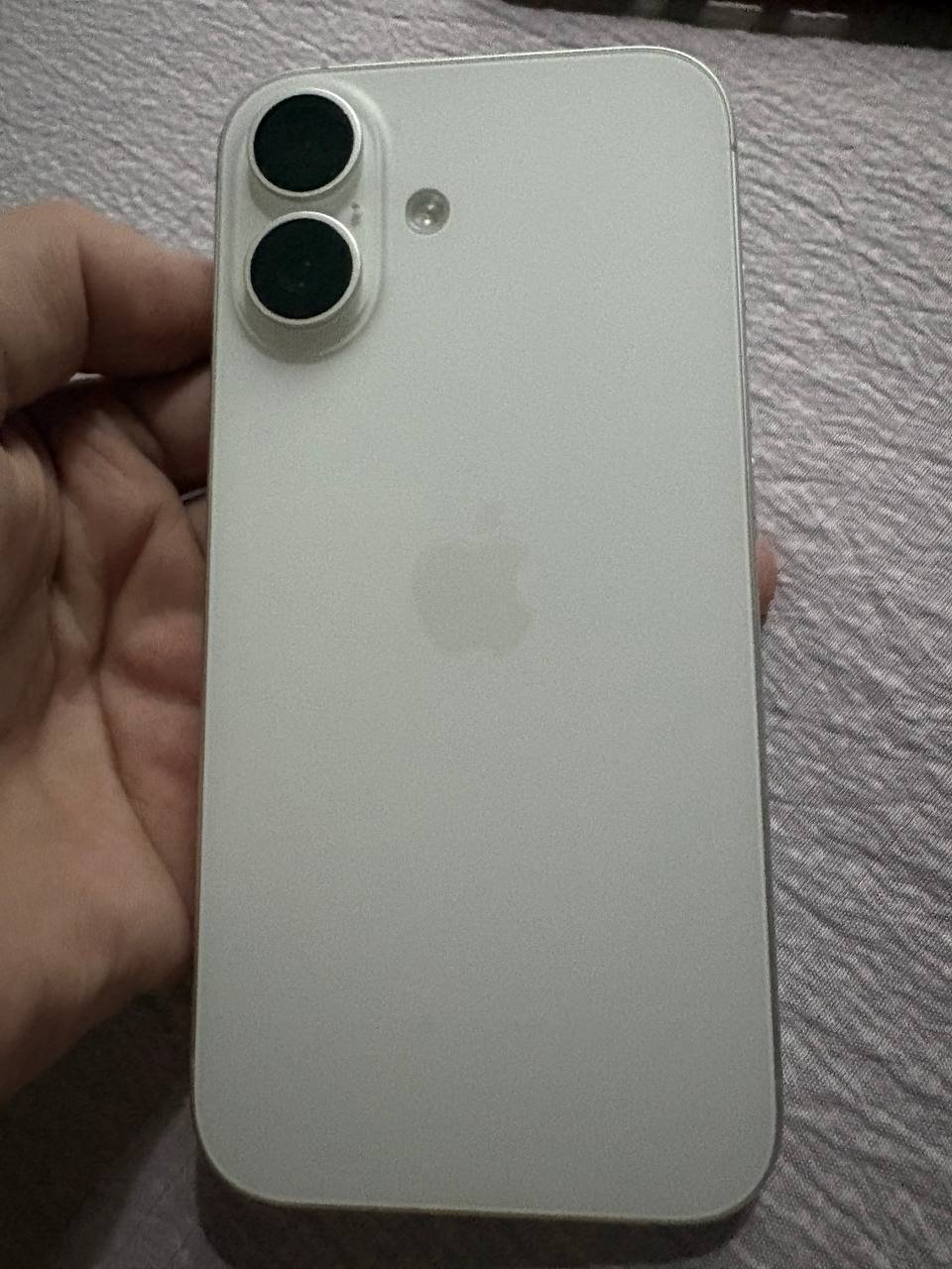 西港转让iPhone 16国行版 售价$500