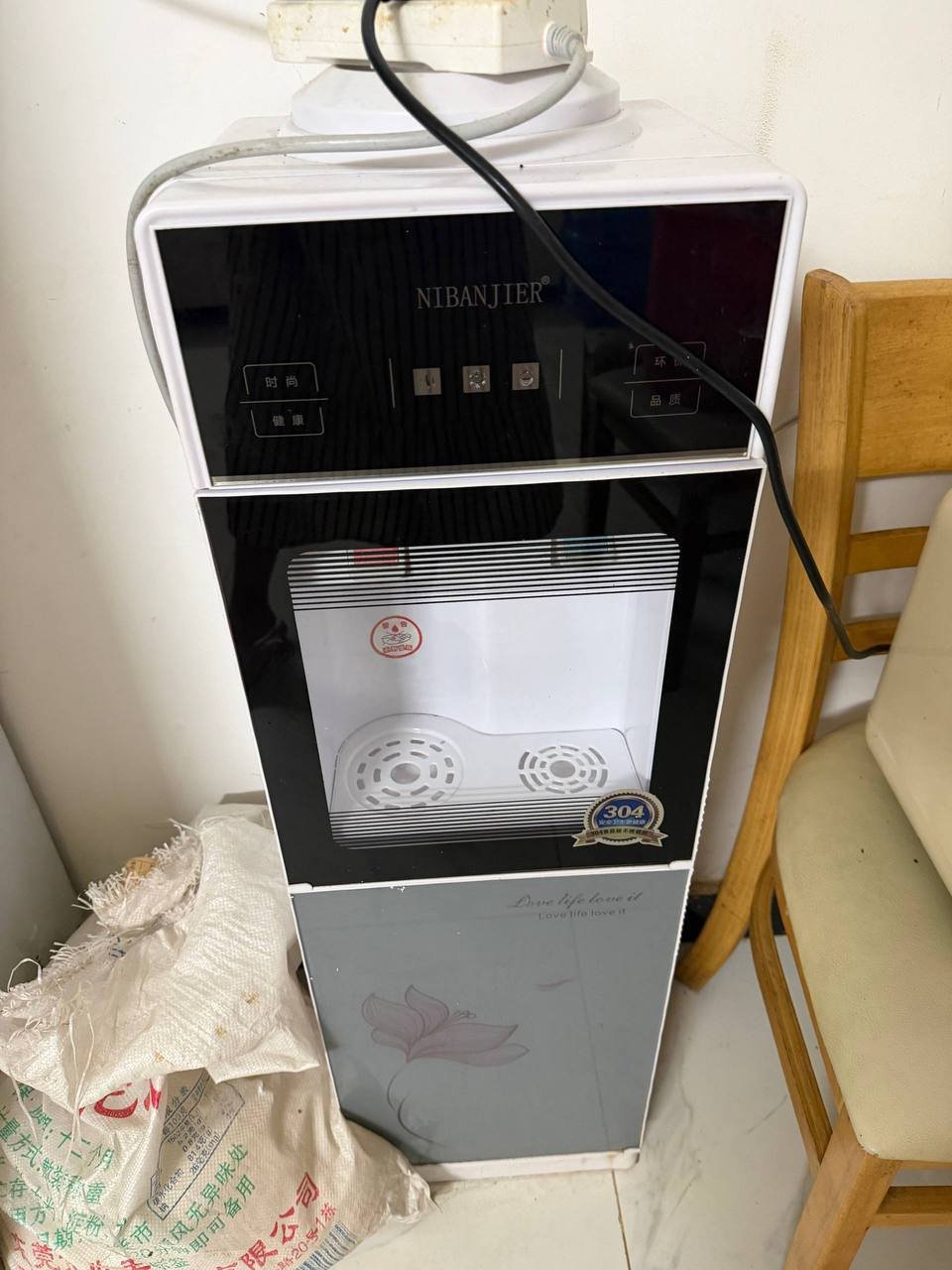 西港金材5转让二手家电 电视床垫风扇等