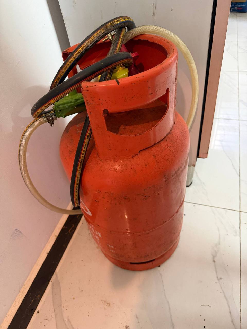 西港金材5转让二手家电 电视床垫风扇等