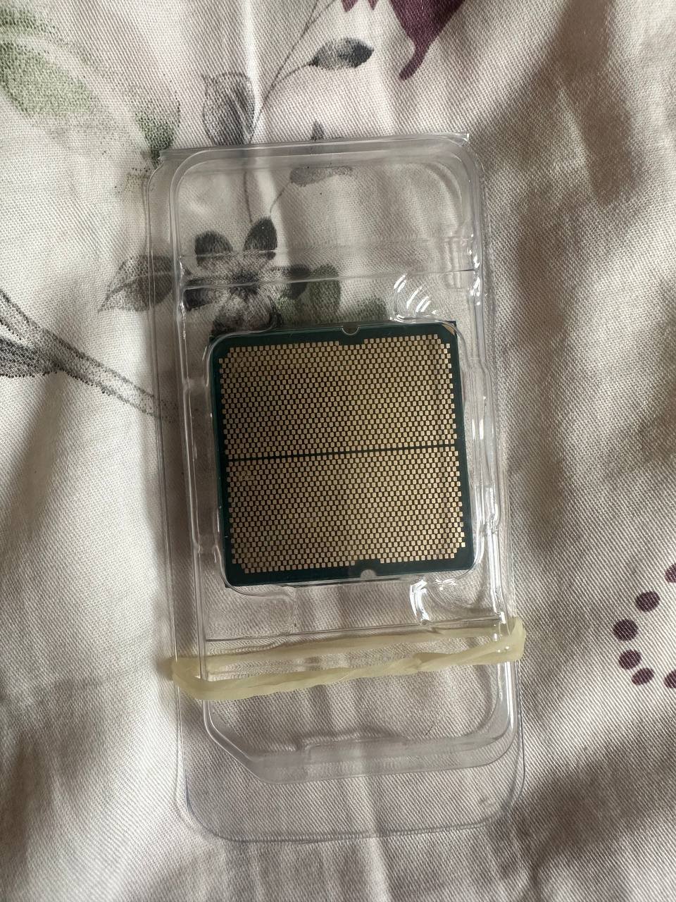龙城附近出售全新AMD Ryzen 7 7800X3D处理器