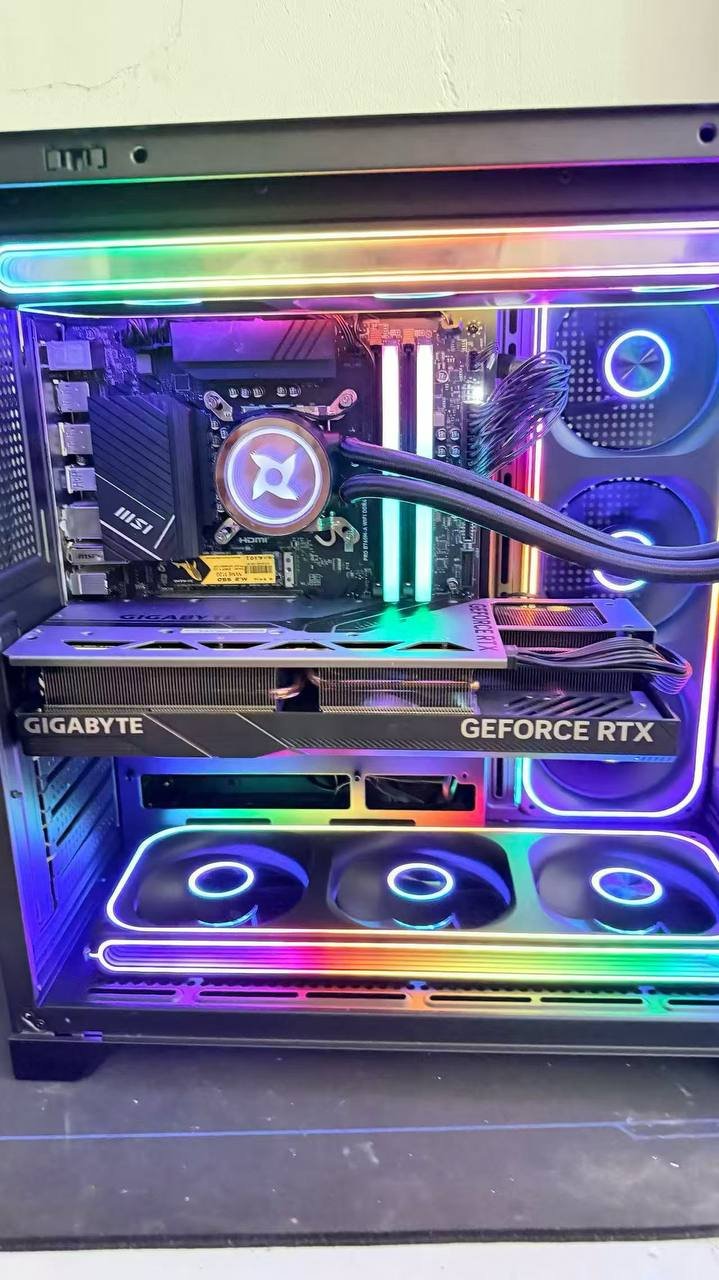 金边转让两台游戏台式机 价格$900-$2150