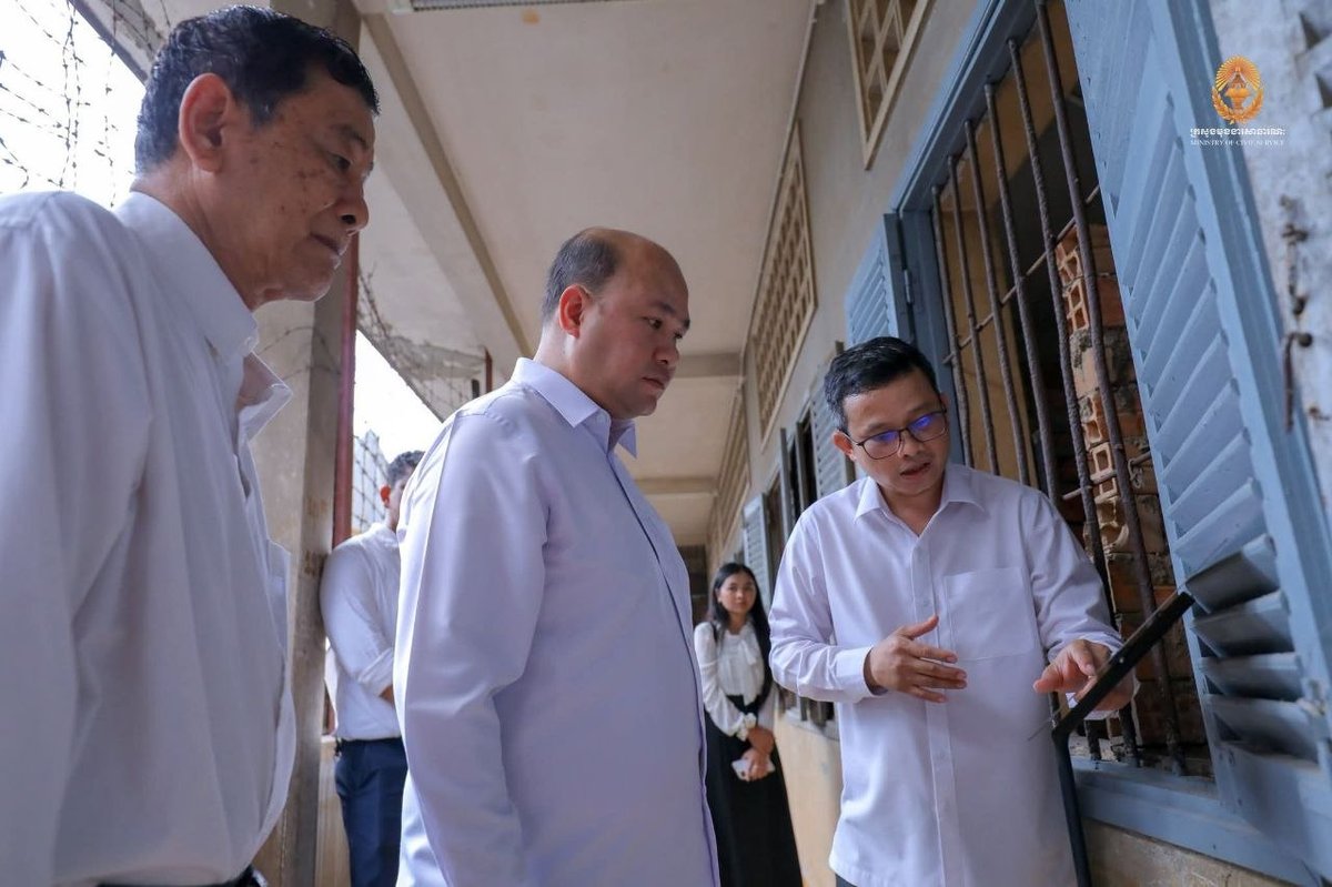 洪玛尼出席吐斯廉博物馆祭祀活动 缅怀受难者