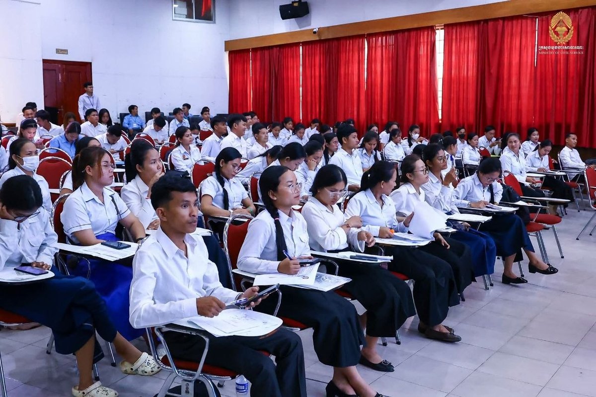 洪玛尼监督小学教师岗位分配 确保流程透明公正