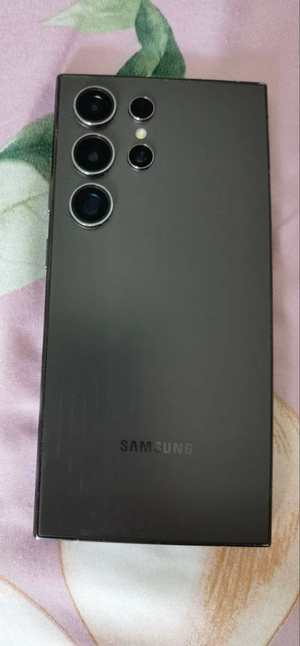 西港卖家出让三星S24 Ultra,12+256G钛金属边框
