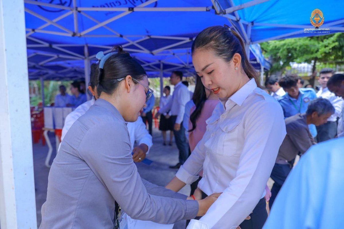 全国1151名教师齐聚金边 参加岗位调动考试
