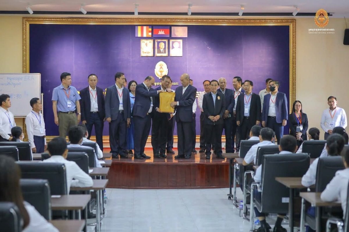 柬埔寨教师内部调动考试启动 旨在优化金边师资