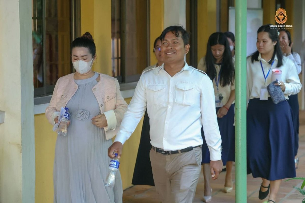 金边公立学校教师内部调动考试顺利结束
