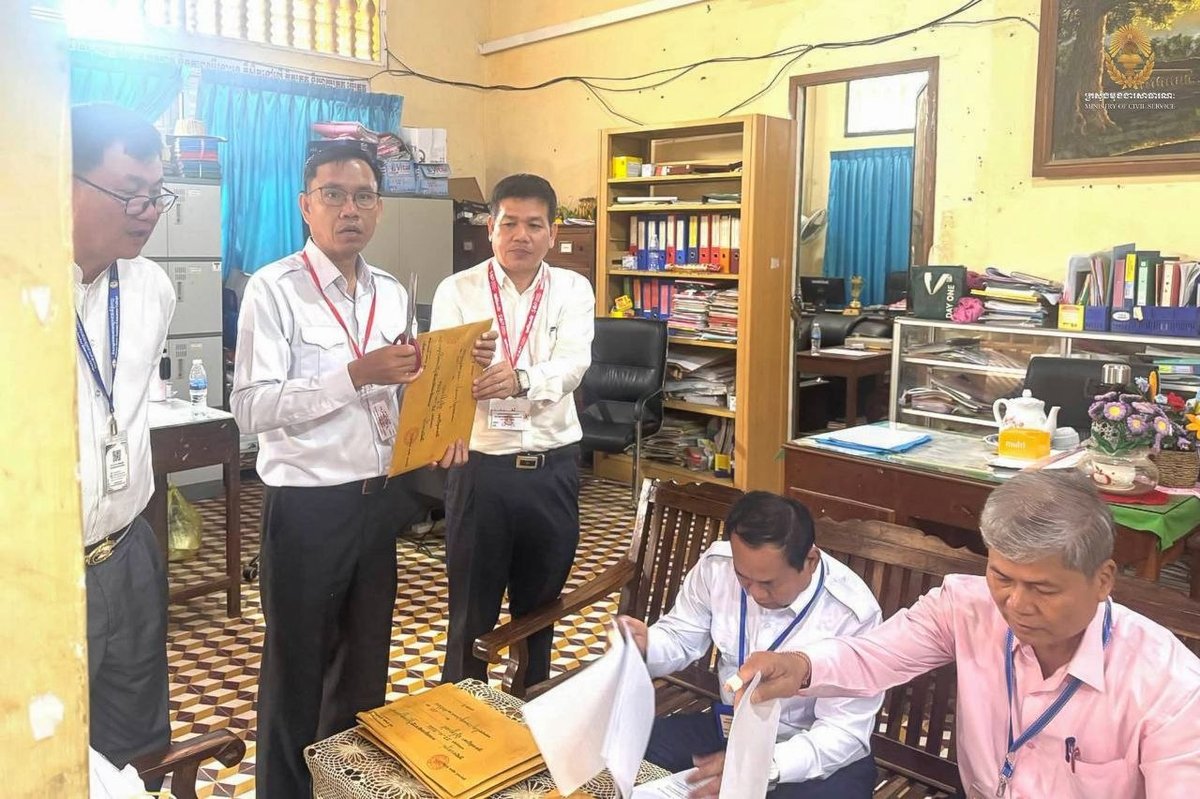 磅湛省举行首届学士+1教师培训结业考试