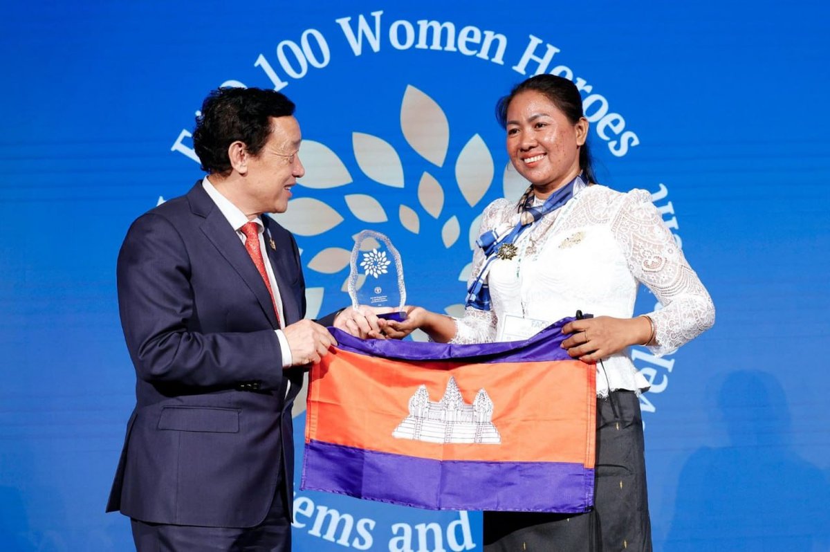柬埔寨暹粒省女农民获联合国粮农组织百名女性英雄表彰