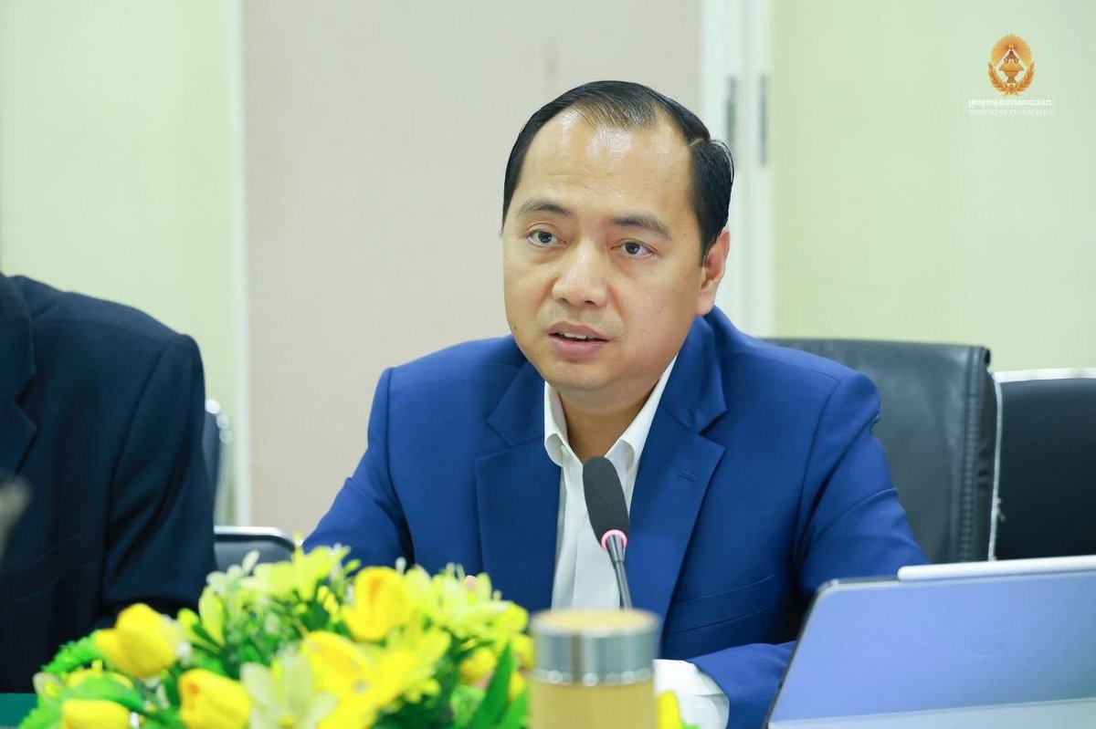 公务员部与新闻部讨论部门结构优化 提升行政效率