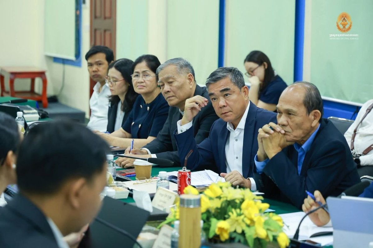 公务员部与新闻部讨论部门结构优化 提升行政效率