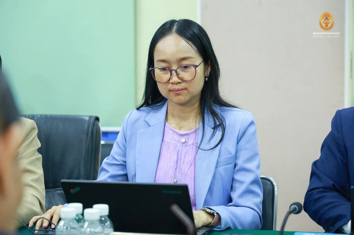 公务员部与新闻部讨论部门结构优化 提升行政效率