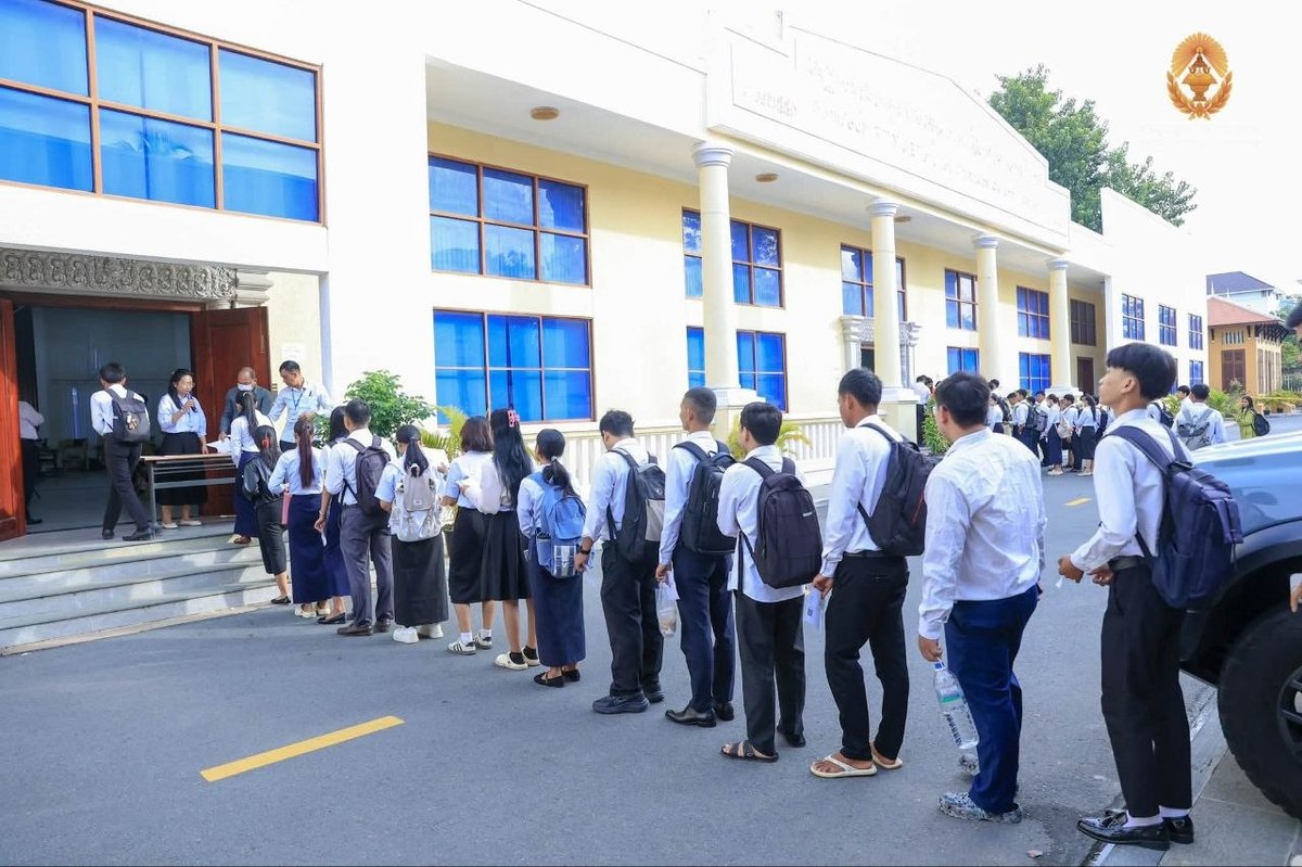 公务员事务部今日分配高中合同制教师岗位 现场选校