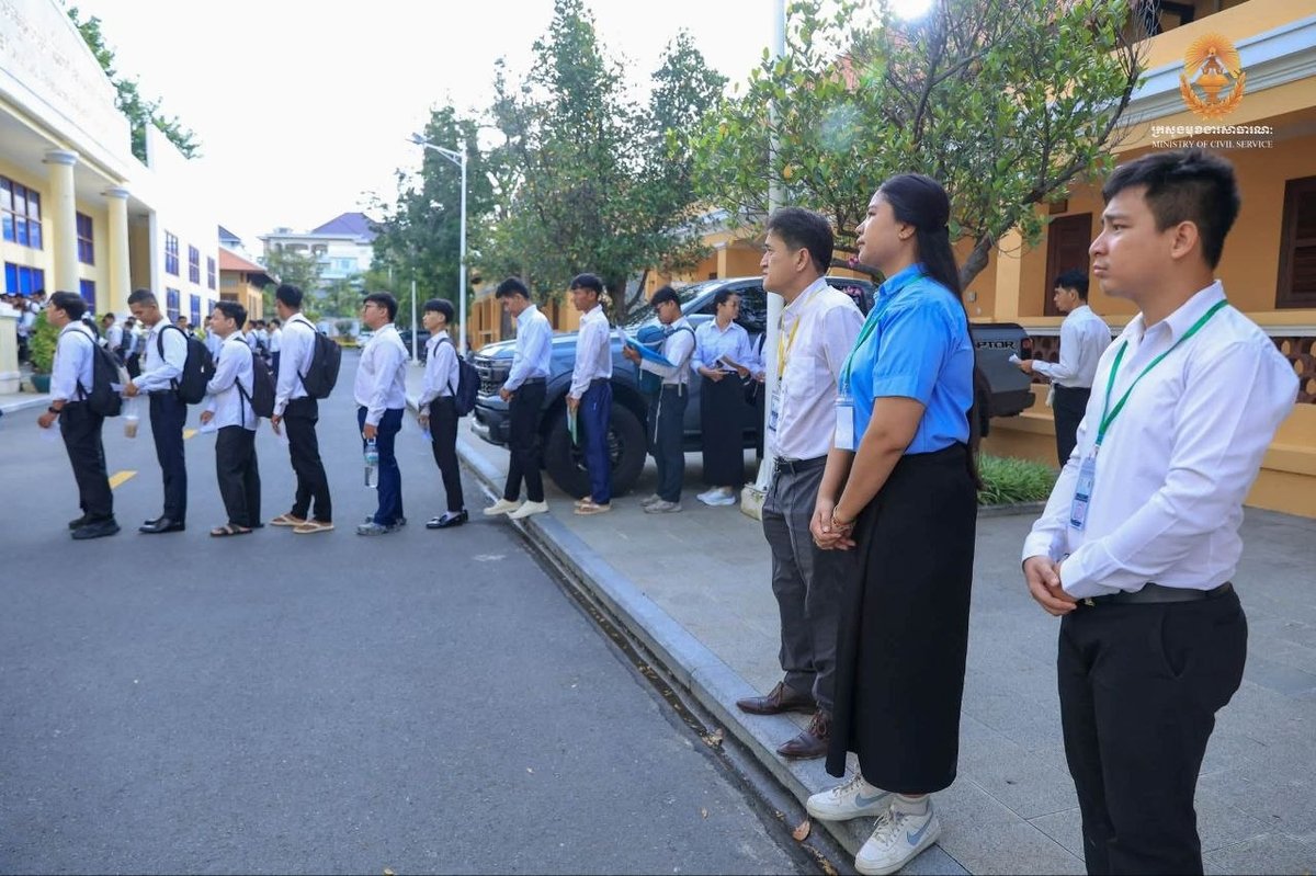 公务员事务部今日分配高中合同制教师岗位 现场选校