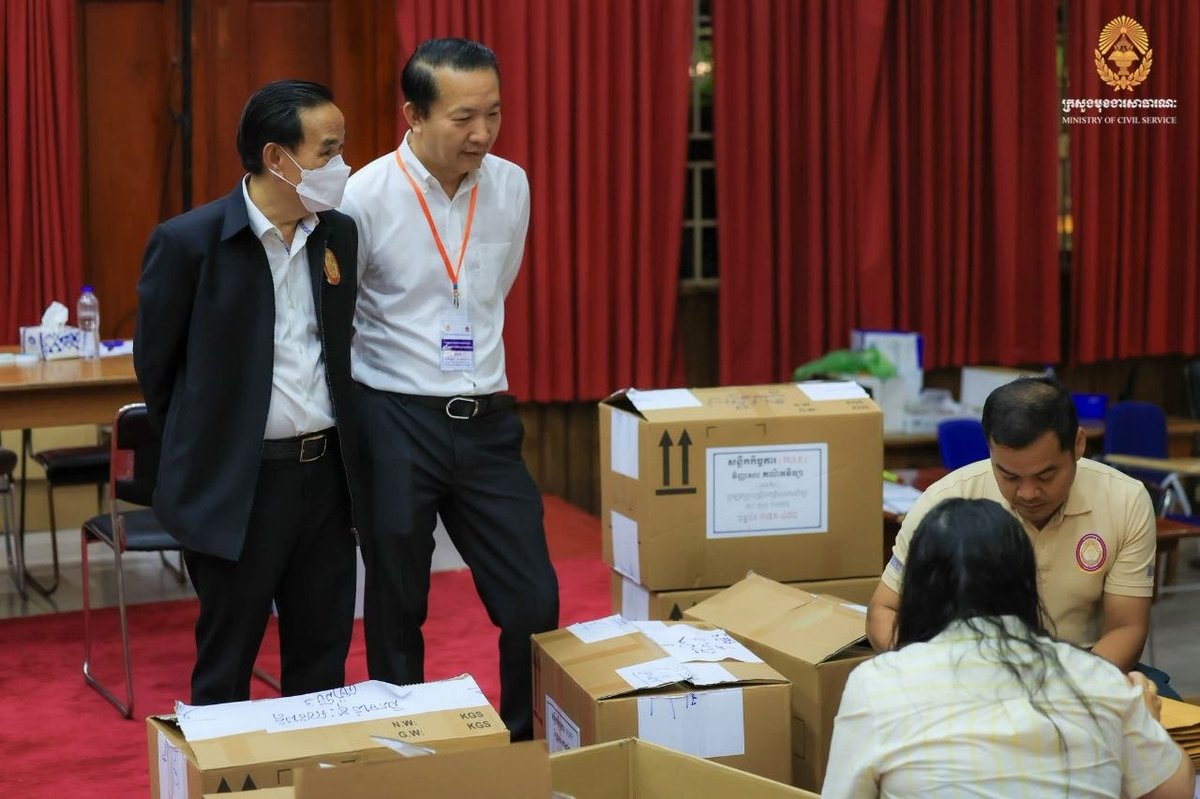 公共服务部小学教师招聘评卷第3天 成绩择期公布