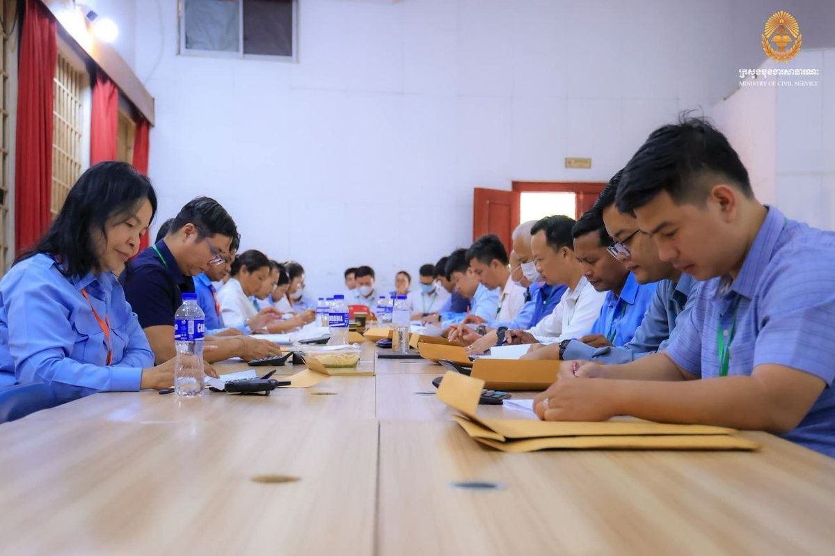 公共服务部小学教师招聘评卷第3天 成绩择期公布