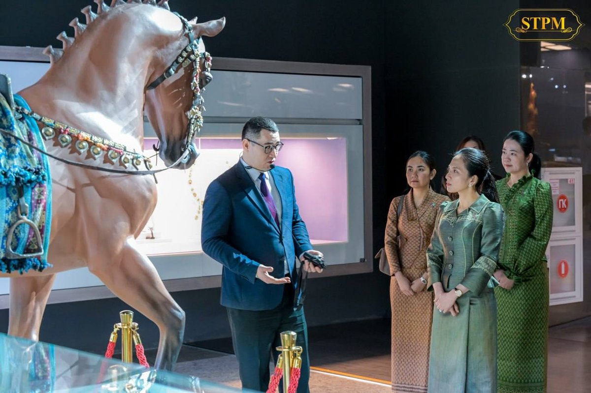 毕占莫妮夫人访问哈萨克斯坦国家博物馆并获高规格接待
