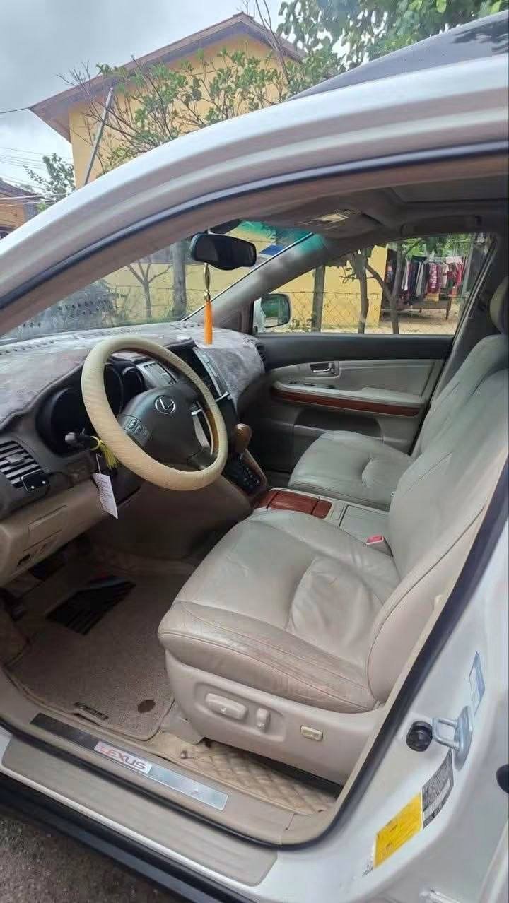 暹粒转让2004年款Lexus RX330 售价$19200