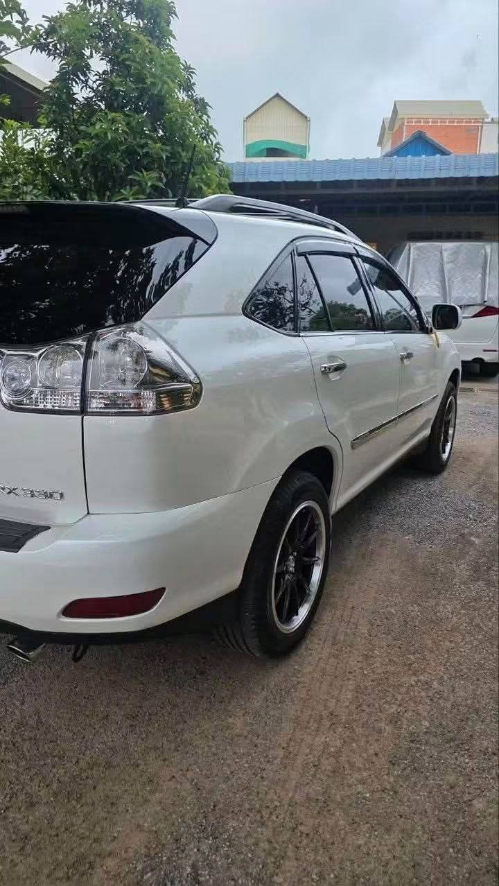 暹粒转让2004年款Lexus RX330 售价$19200
