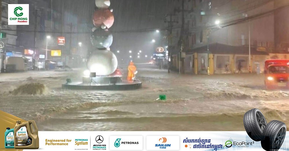 泰国普吉岛因强降雨引发突发性洪水,目前当地正处于灾情应对中,