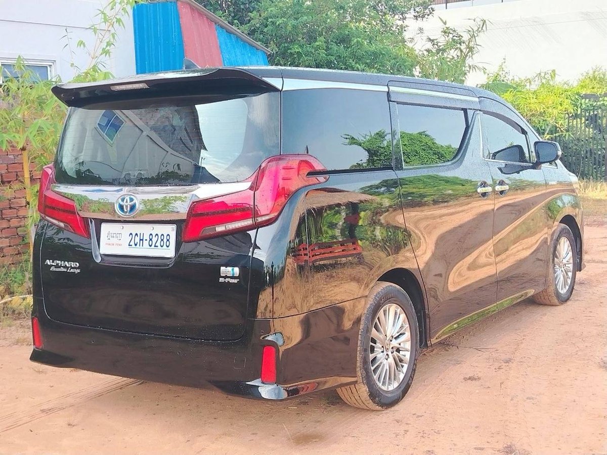 暹粒转让2020年丰田Alphard 售价$49500