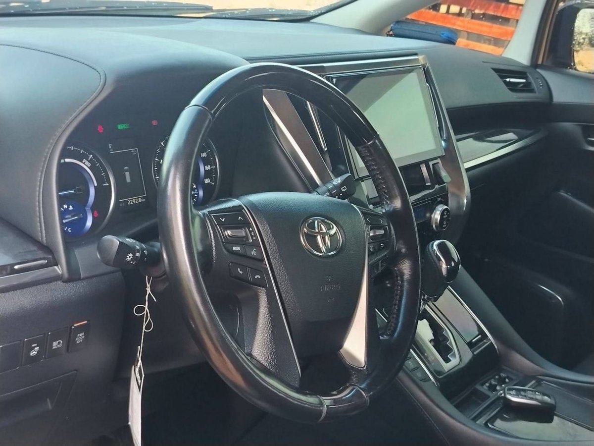 暹粒转让2020年丰田Alphard 售价$49500