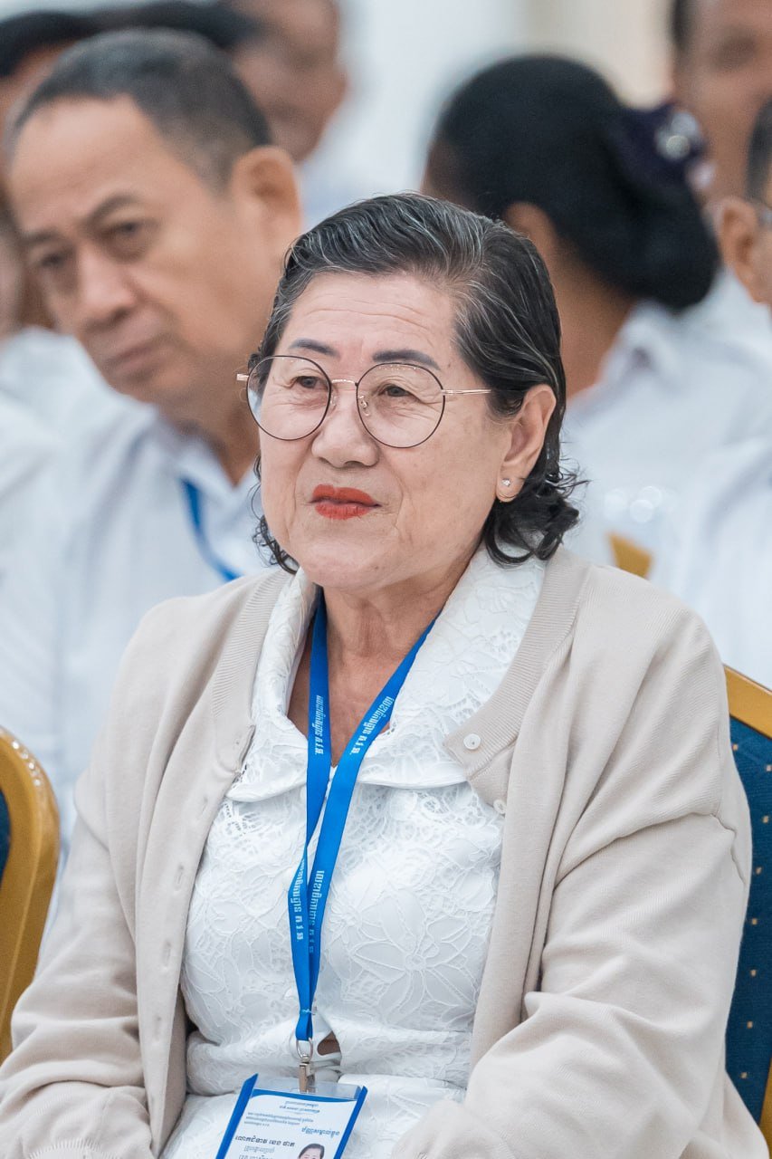 洪玛奈总理会见161所学校代表 落实教育改革