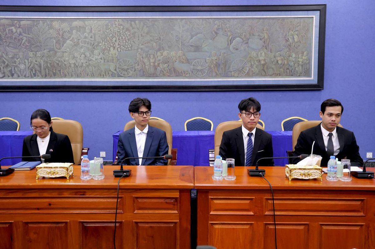 柬埔寨海外留学生联合会获参议院官员接见 探讨人才培养