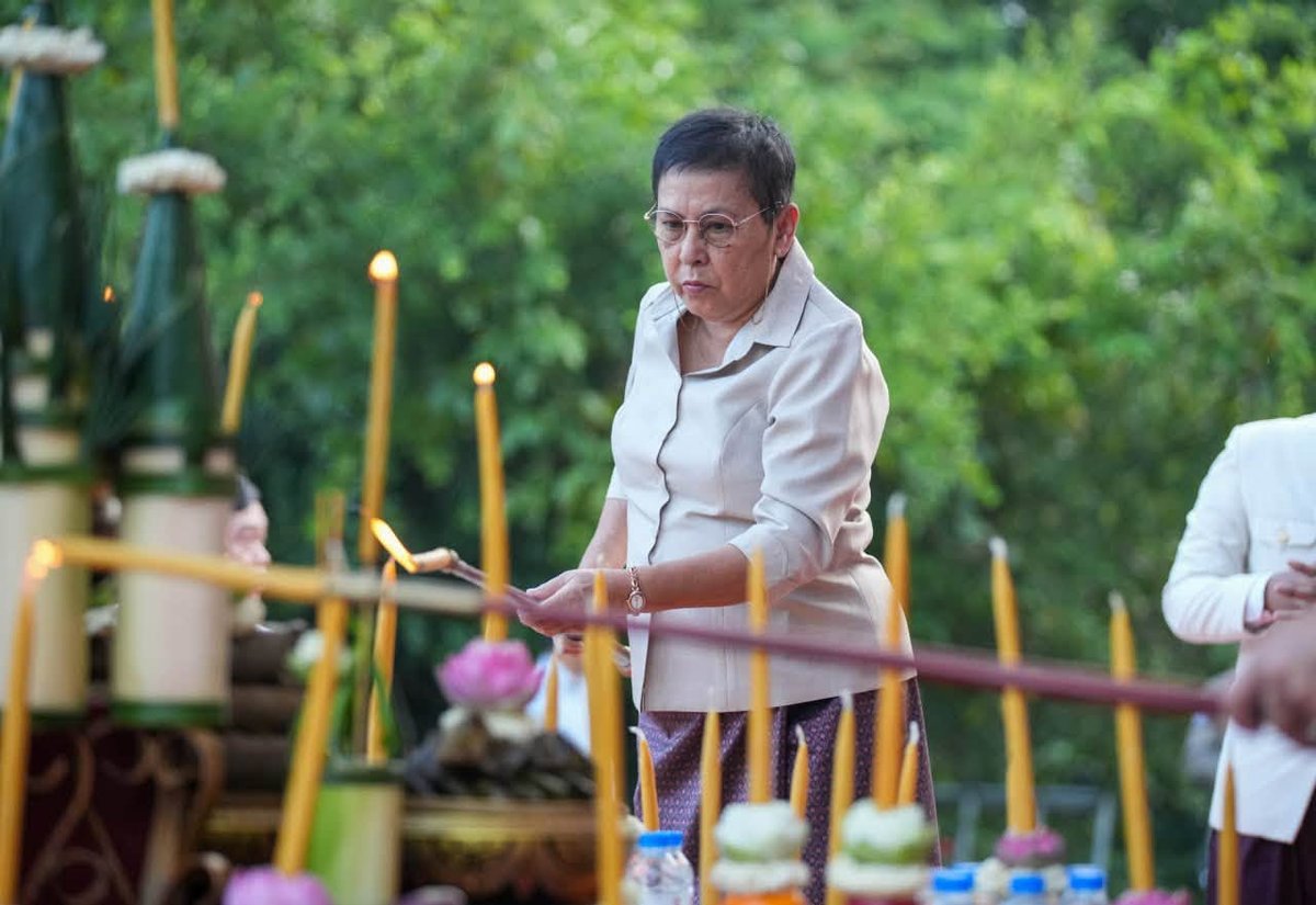 仙女机构在吴哥城胜利门举行仪式,修复并开光了两座神像,旨在保