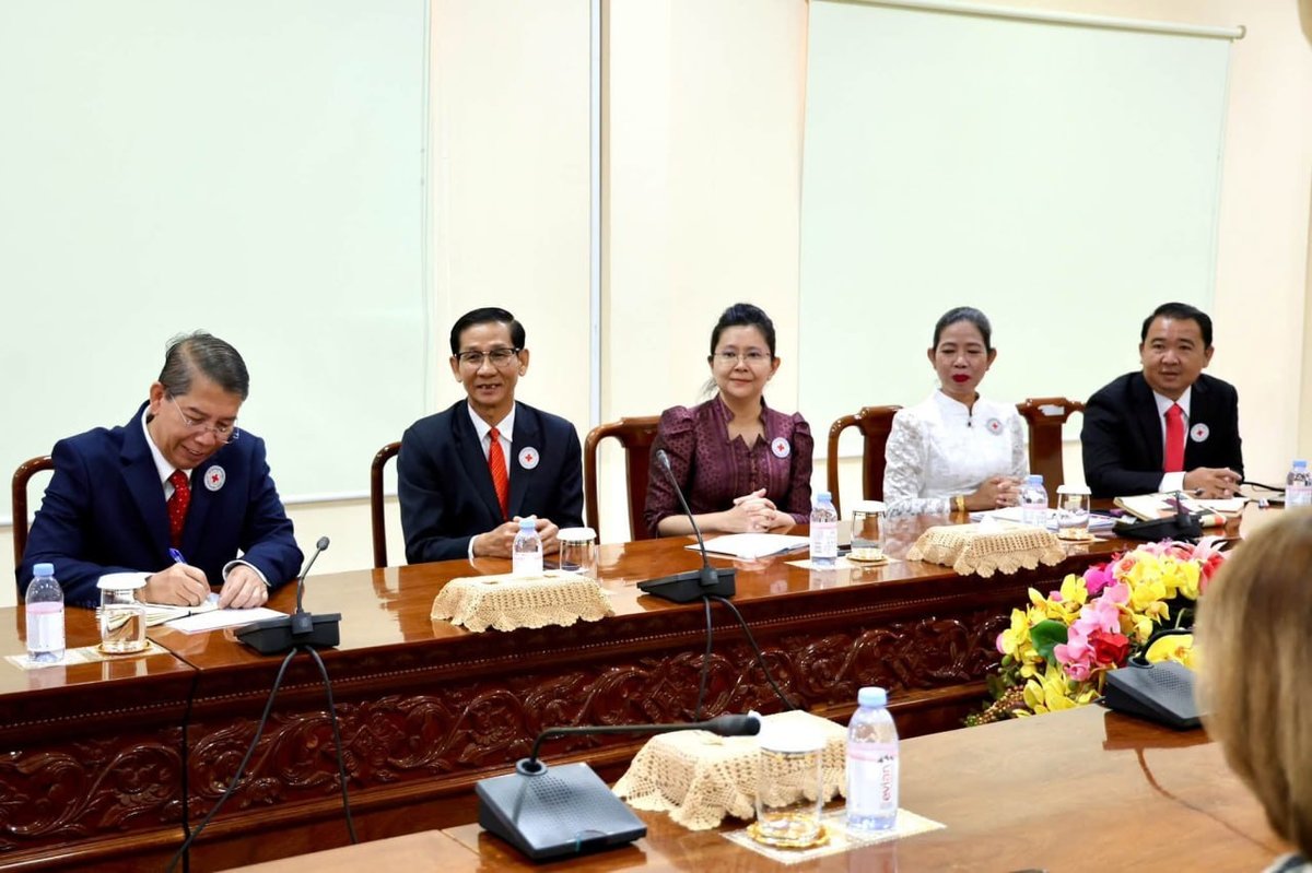 柬埔寨红十字会与马来西亚红新月会举行双边会谈