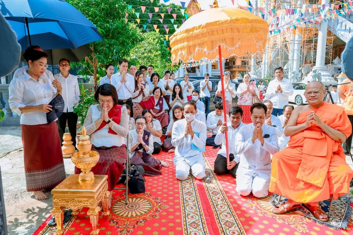 柬埔寨国会主席出席第七届亡人节祭祀活动