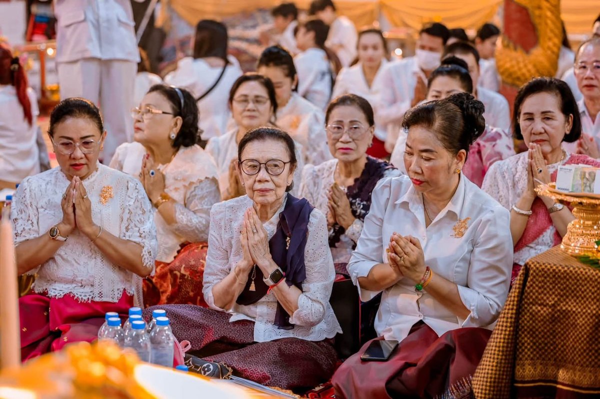 柬埔寨国会主席出席第七届亡人节祭祀活动