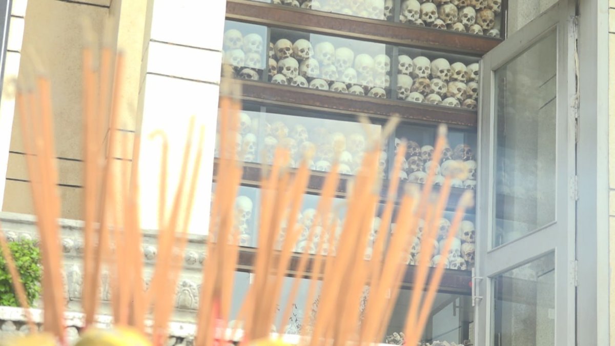 金边琼邑克博物馆举办亡人节祭祀活动