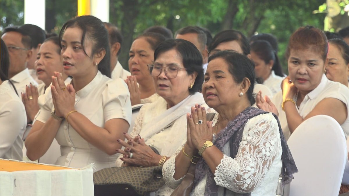 金边琼邑克博物馆举办亡人节祭祀活动