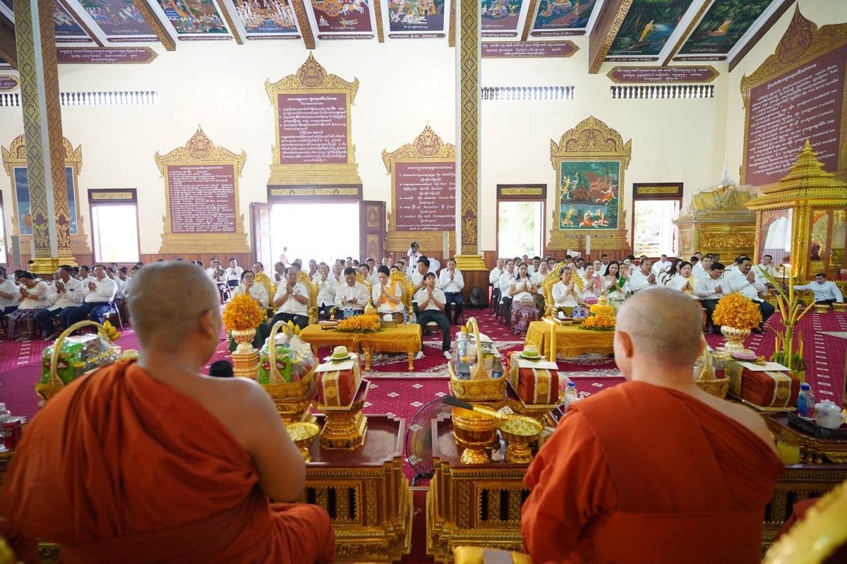 棉森婉出席波通寺亡人节诵经仪式 祈求国泰民安