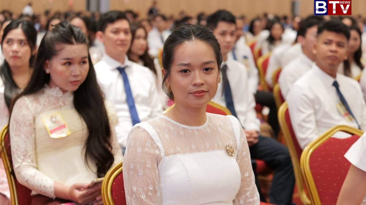 洪玛奈出席卫生科学大学校庆 颁发学生学位