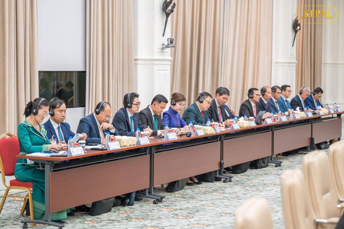 柬越总理和平大厦举行双边会谈 深化经贸合作