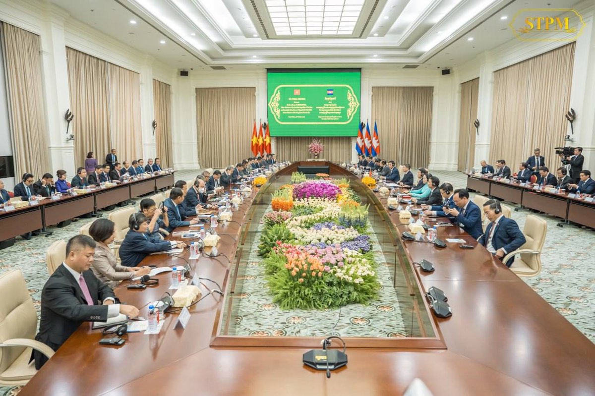 柬越总理和平大厦举行双边会谈 深化经贸合作
